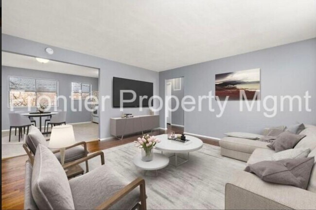 Building Photo - 2 Bedroom, 1 Bath Apartment