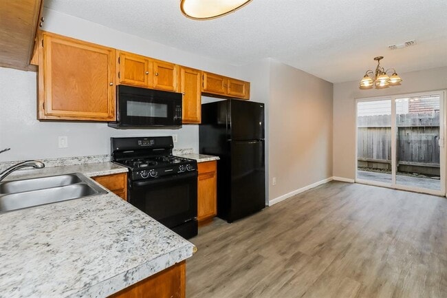 Building Photo - 18115 Brooknoll Dr