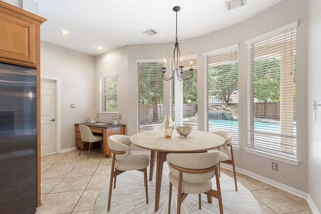 Building Photo - 6 Hithervale Ct