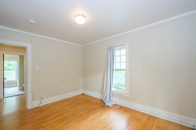 Building Photo - 1517 S University Ave