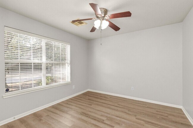 Building Photo - 32126 Annice Ln