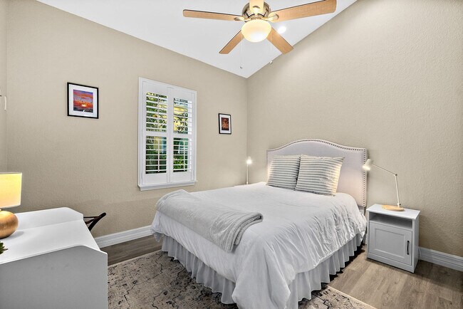 Building Photo - 104 Cedar St