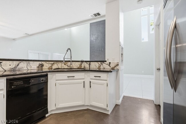 Building Photo - 7285 Winding Creek Dr