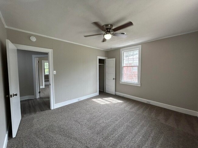 Building Photo - 411 E Charlotte Ave