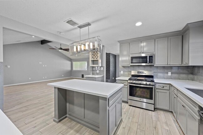 Building Photo - 835 Mayweather Ln