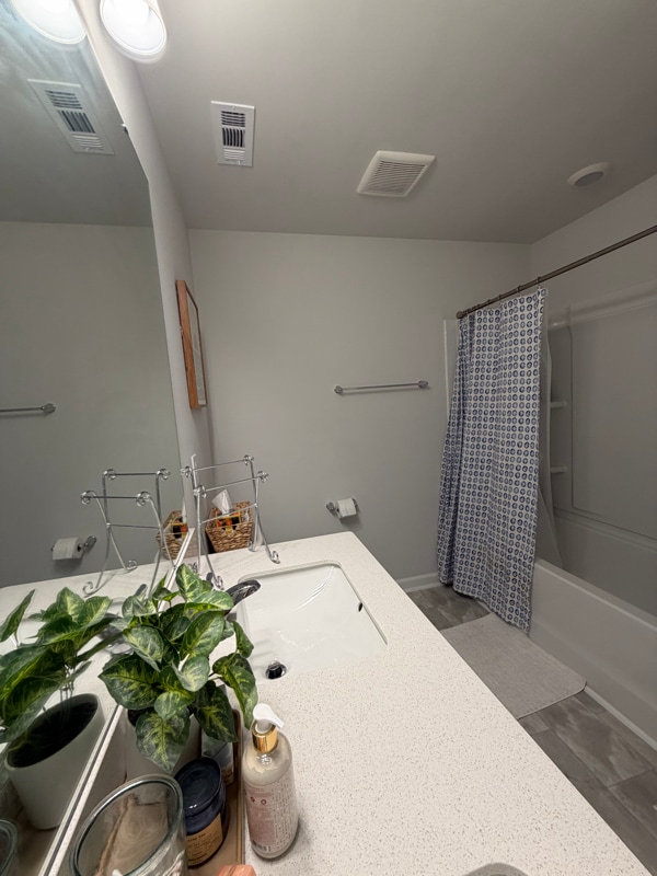 Building Photo - 811 Falls Grove Trl