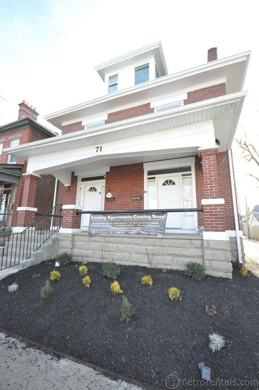 Building Photo - 71 E Gates St