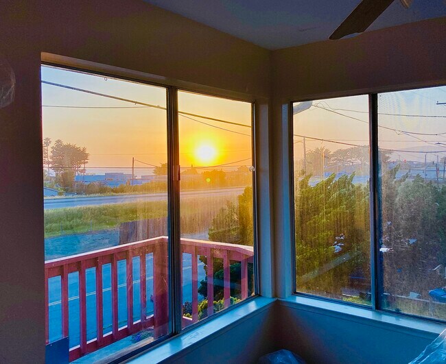 Building Photo - 3133 Ocean Blvd