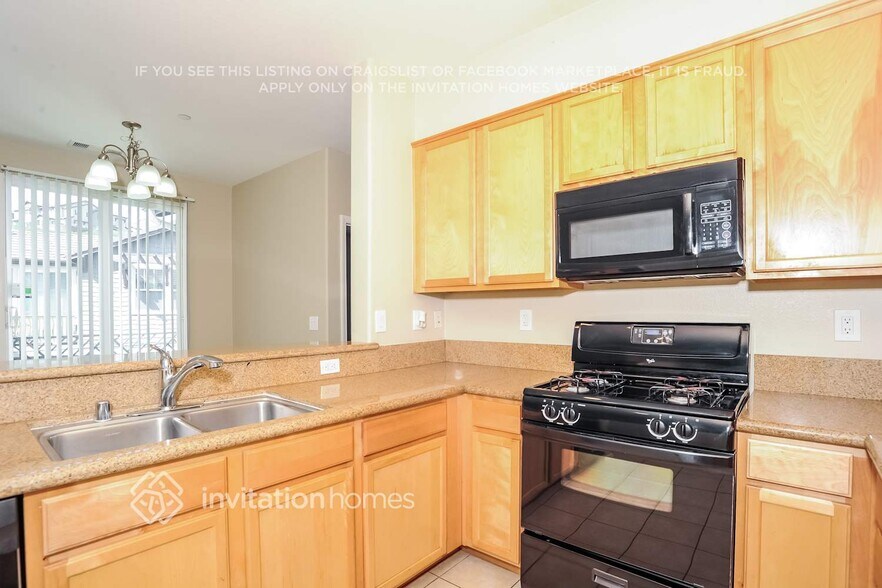 Building Photo - 16730 Nicklaus Dr