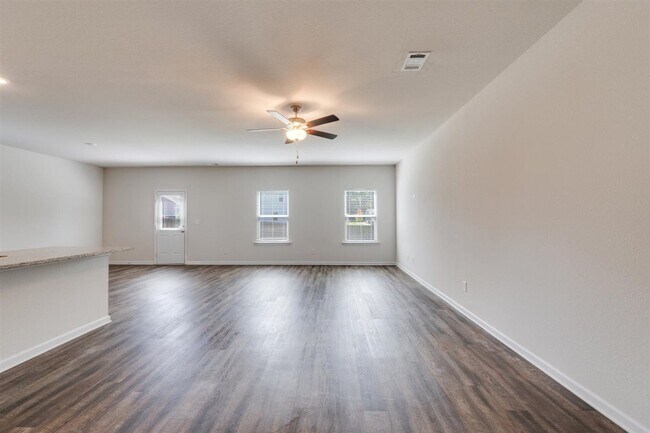 Building Photo - 737 Woody Dr