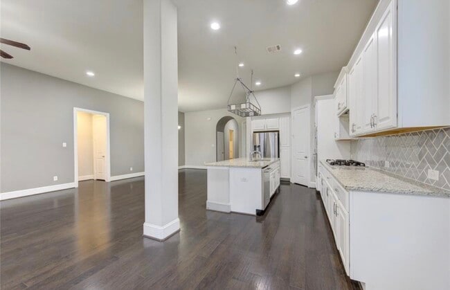 Building Photo - 29419 Wood Lily Dr