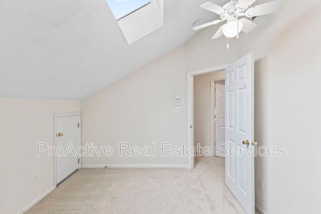 Building Photo - 9468 Bay Front Dr