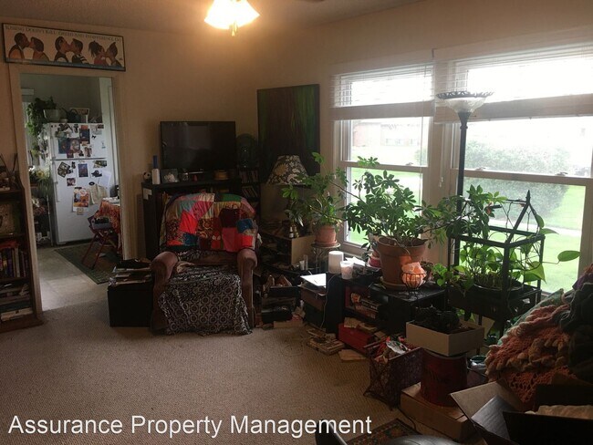 Building Photo - 1015 W Benton St