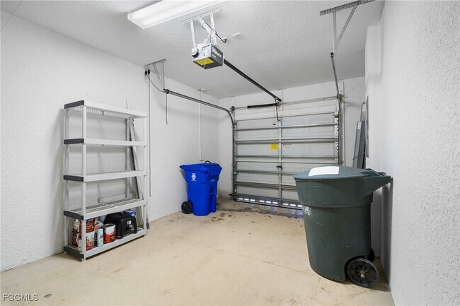 Building Photo - 8535 Athena Ct