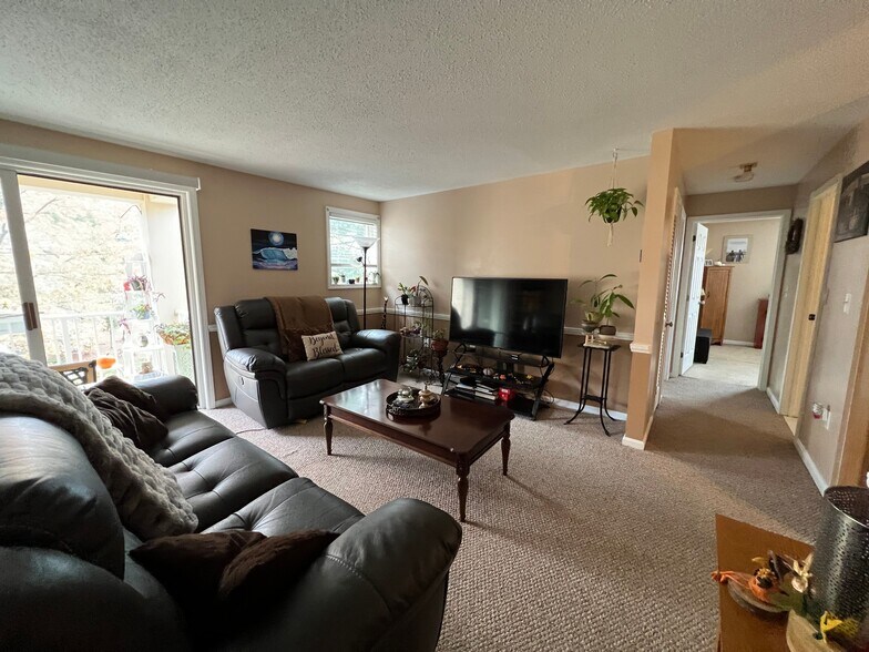 Building Photo - 15 Bourbon St