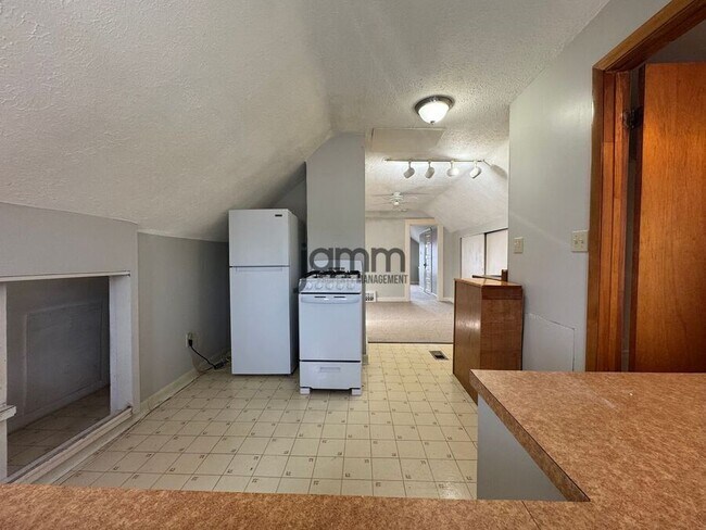 Building Photo - 1285 Cook Ave