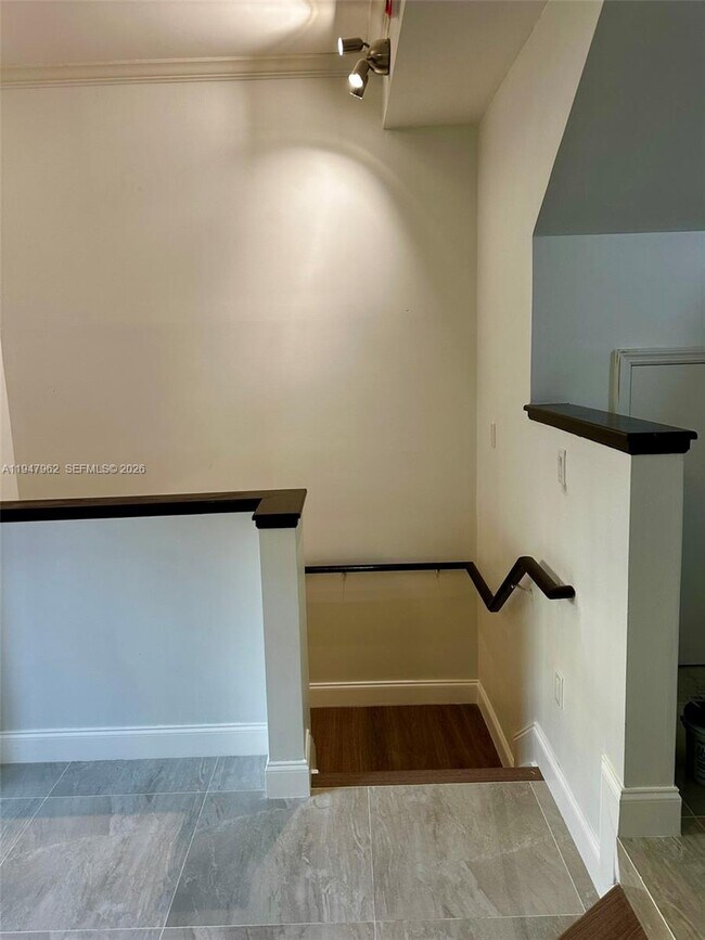 Building Photo - 2941 NE 185th St