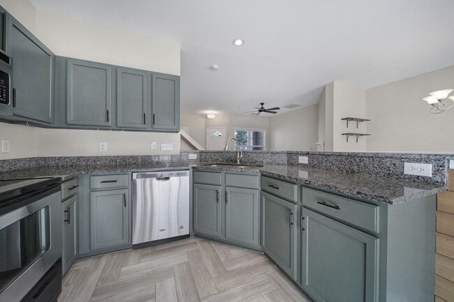 Building Photo - Lovely 3 Bed 2.5 Bath Townhome in Matthews