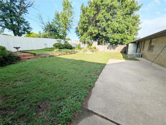 Building Photo - 8324 NW 19th St