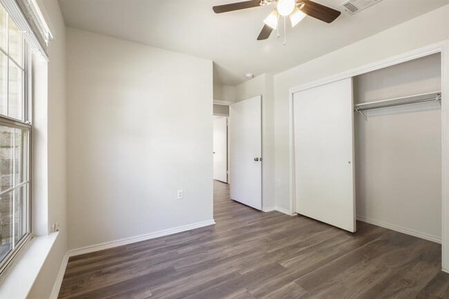 Building Photo - 13312 Vizquel Loop