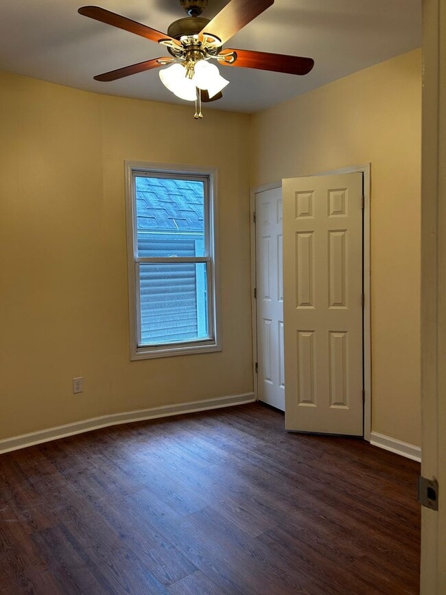 Building Photo - 1326 E Gibson St