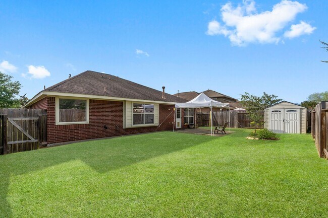 Building Photo - 30218 Deleon Fields Dr
