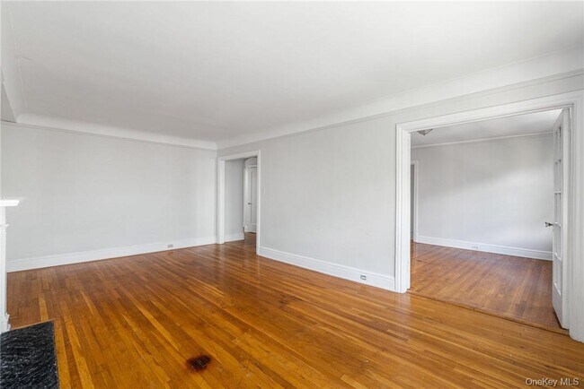 Building Photo - 240 Martine Ave