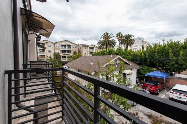 Building Photo - 330 Salem St