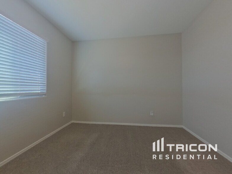 Building Photo - 11409 W Mountain View Dr