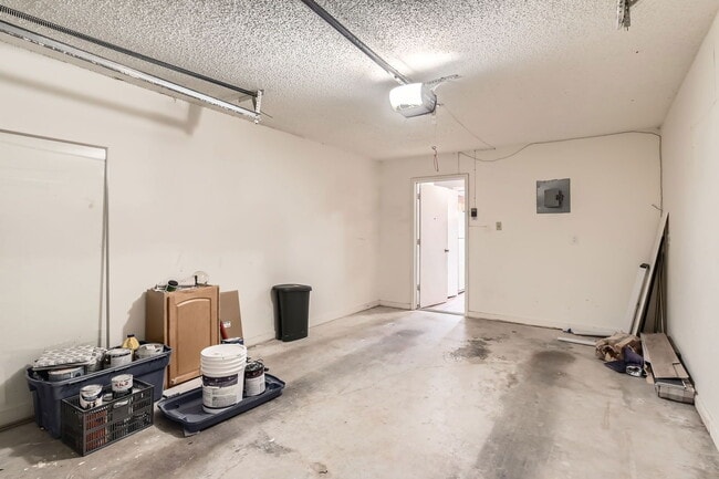 Building Photo - 512 Eberhart Ln