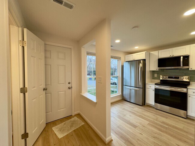 Building Photo - Charming 3 Bedroom/1.5 Bathroom Townhome in Belcamp, MD!