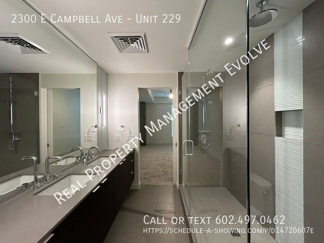 Building Photo - Luxurious Living In This High-end Condo! *...