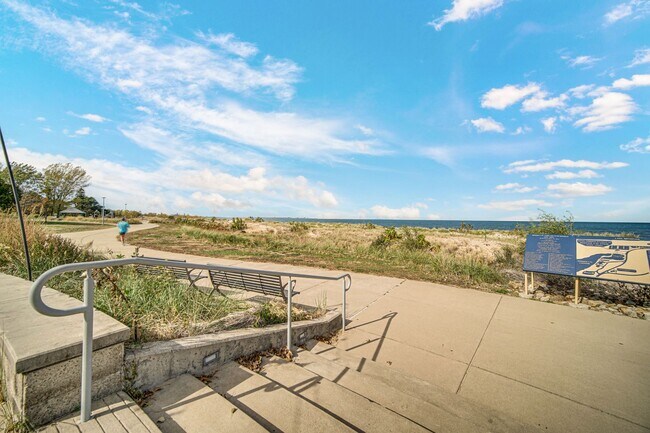 Building Photo - Charming Custom Home in Miller Beach!