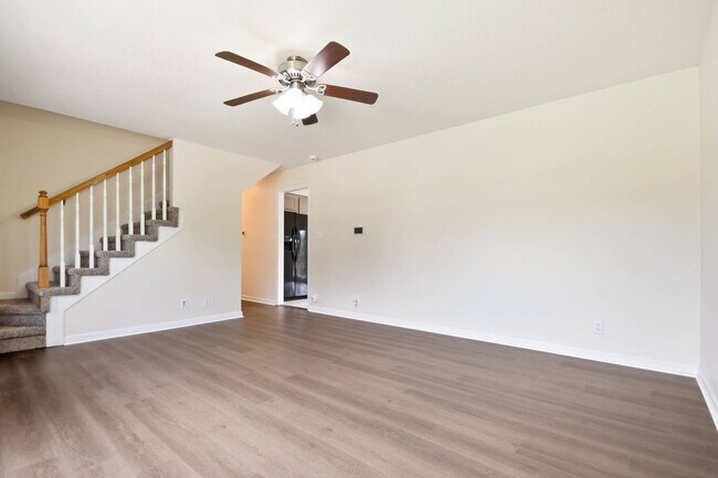 Building Photo - 1500 Sunshine Dr