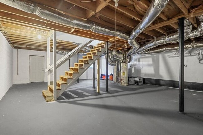 Building Photo - 110 Hayfield Way
