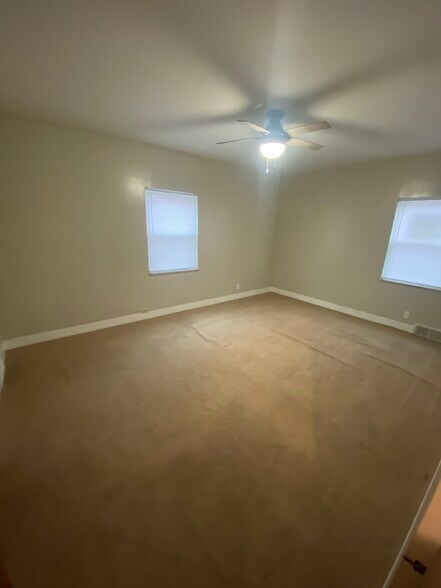 Large bedroom on main level - 246 S Prospect St