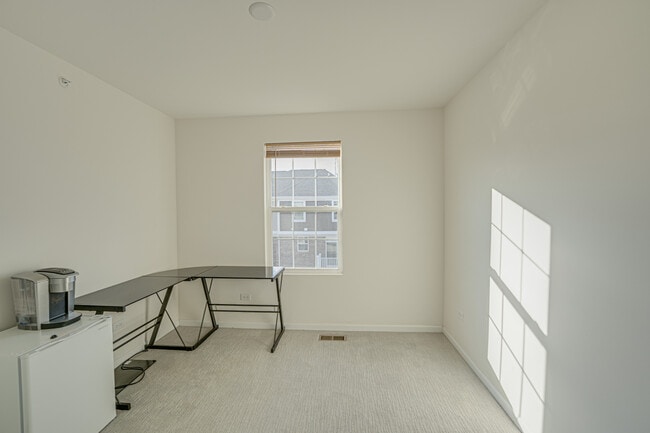 Building Photo - 4449 Monroe Ct