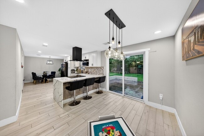 Building Photo - 6215 Great Oaks Dr