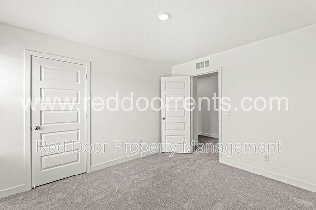 Building Photo - 2954 Grand Rdg Dr