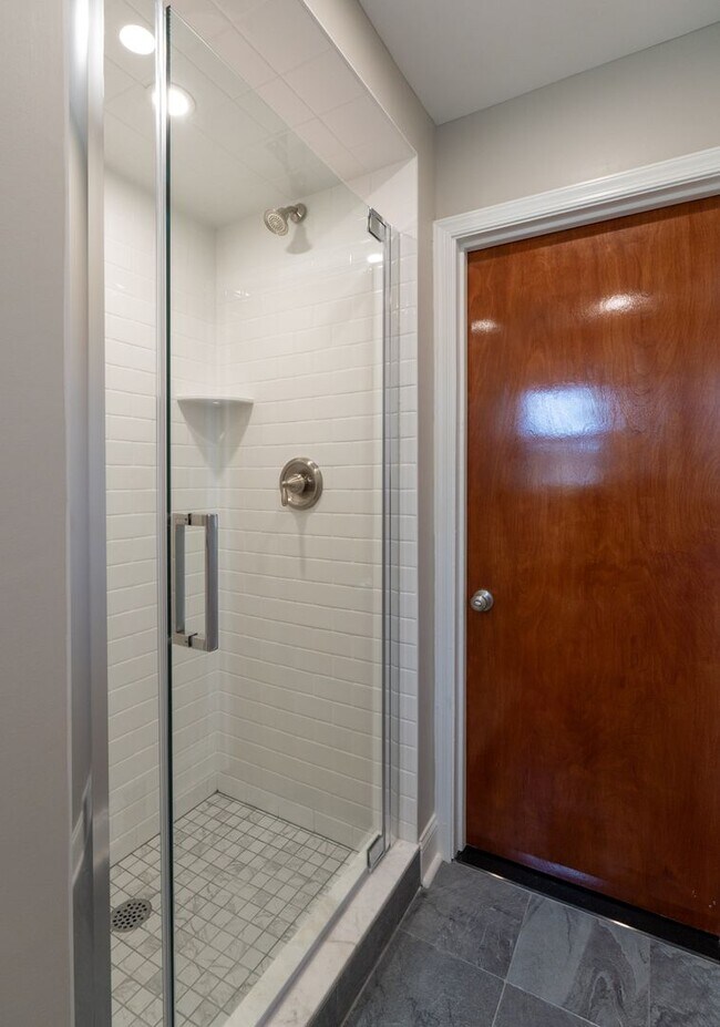 Building Photo - Rare 4 bed Gem in Marple Newtown