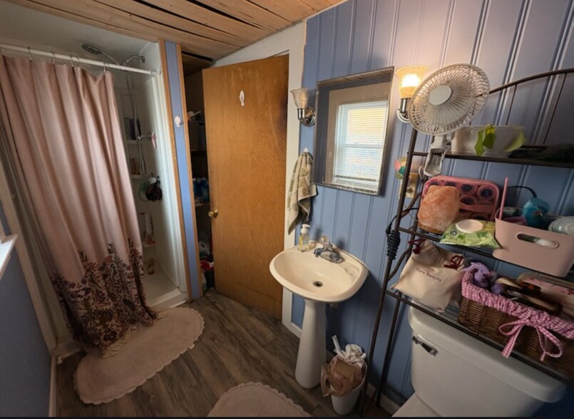 Building Photo - 111 N Lancaster St