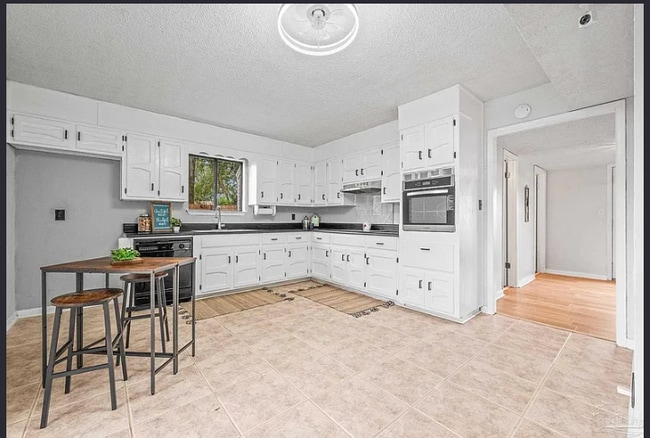 Building Photo - 2408 Cavalla Loop