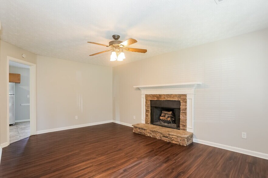 Building Photo - 350 Towler Dr