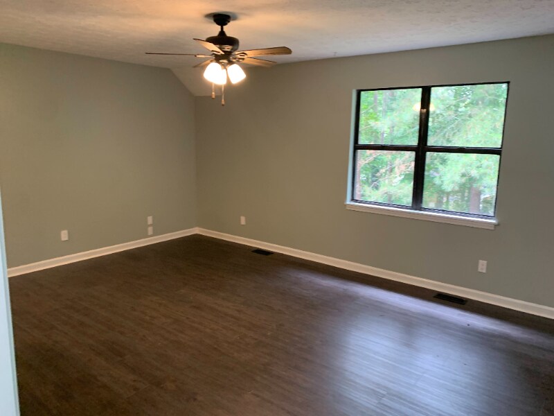 Building Photo - 556 Wedgewood Dr