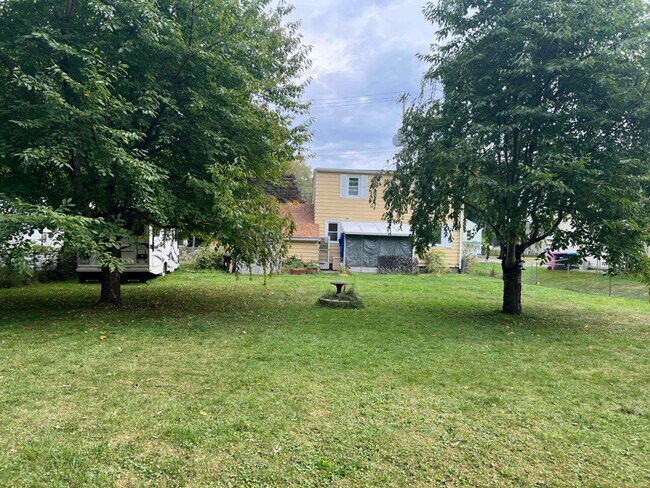 Building Photo - 315 Fetzner Rd