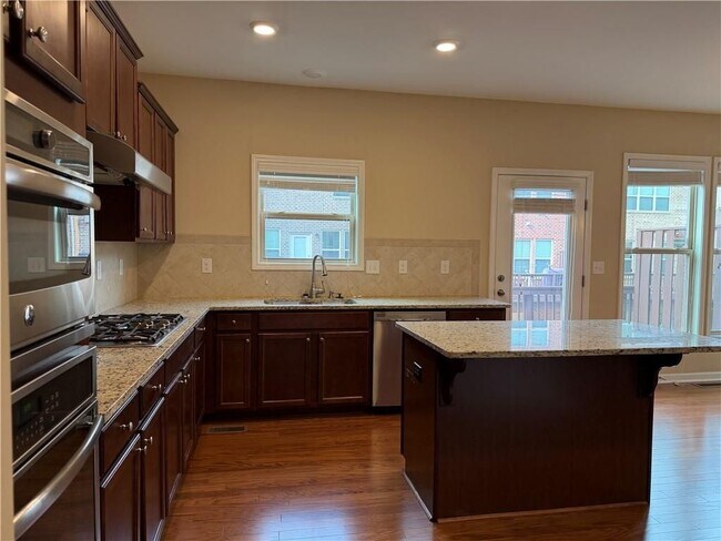 Building Photo - 3487 New Fawn Ln