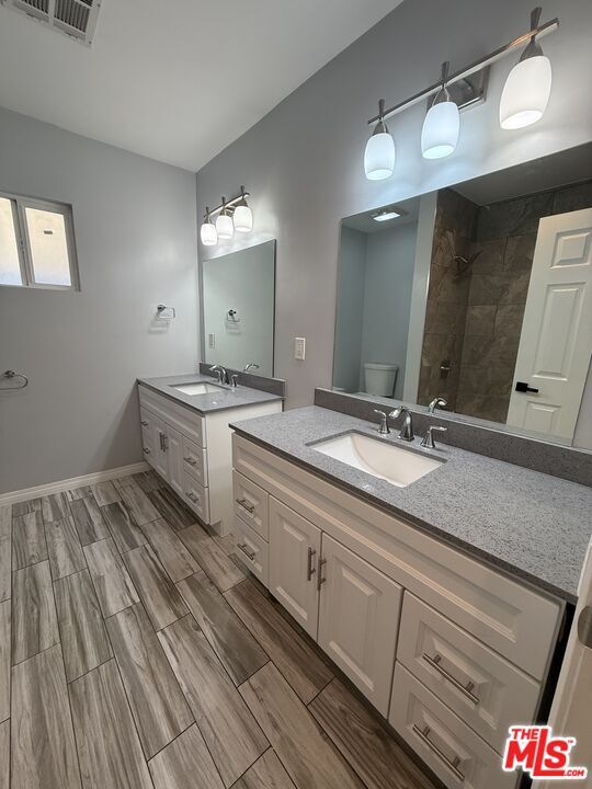 Building Photo - 10745 Saticoy St