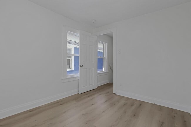 Building Photo - 450 S Terrace Ave