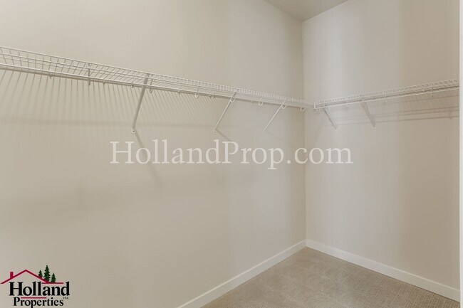 Building Photo - **SPECIAL OFFER $400.00 OFF FIRST MONTH RE...