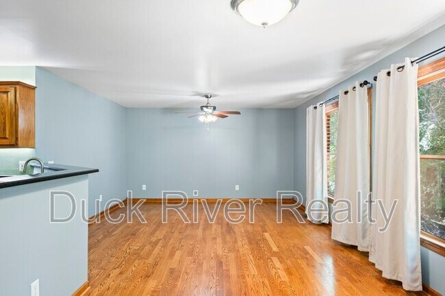 Building Photo - 1963 TN-166